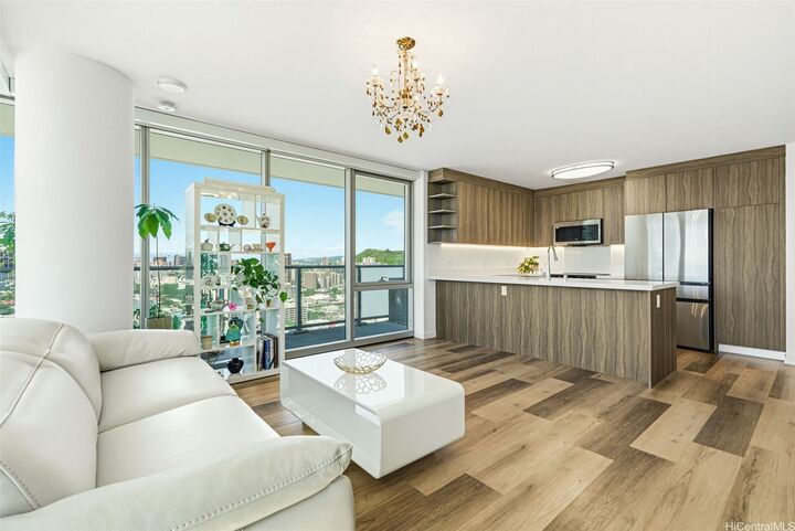 Property Photo:  1500 Rycroft Street 2718R  HI 96814 