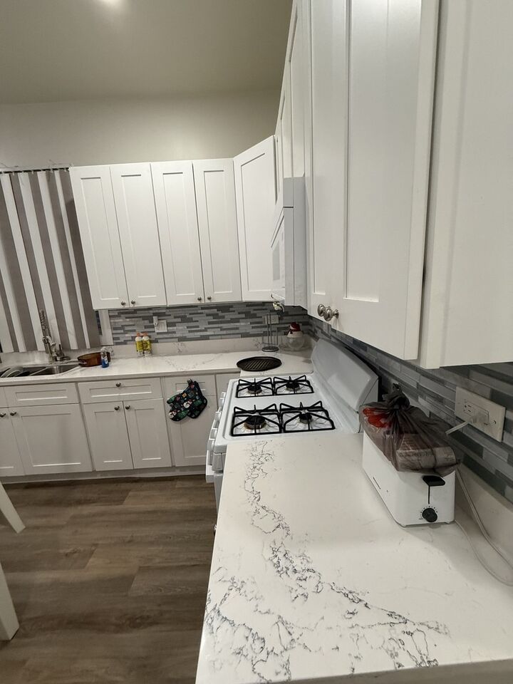 Property Photo:  528 E 46th Place  IL 60653 