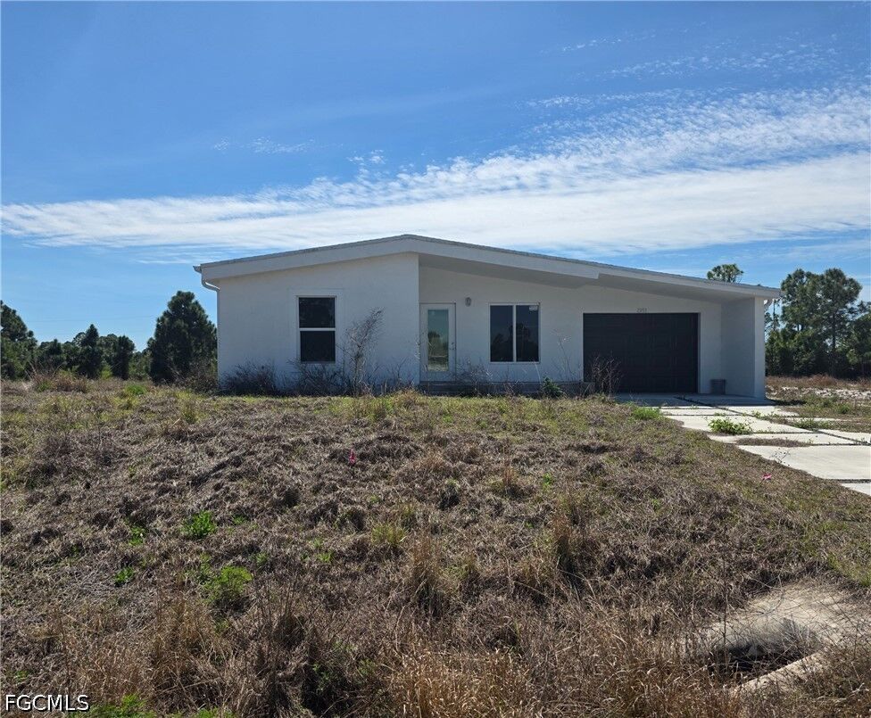Property Photo: 2913 34th Street SW FL 33976