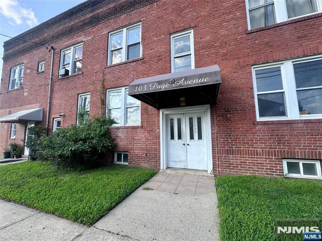 Property Photo: 101-105 Page Avenue 105 Floor 2 NJ 07071