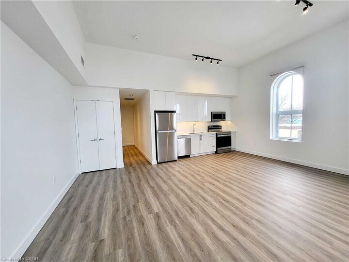 Property Photo:  75 Huron Street 205 - Studio  ON N3A 1K1 