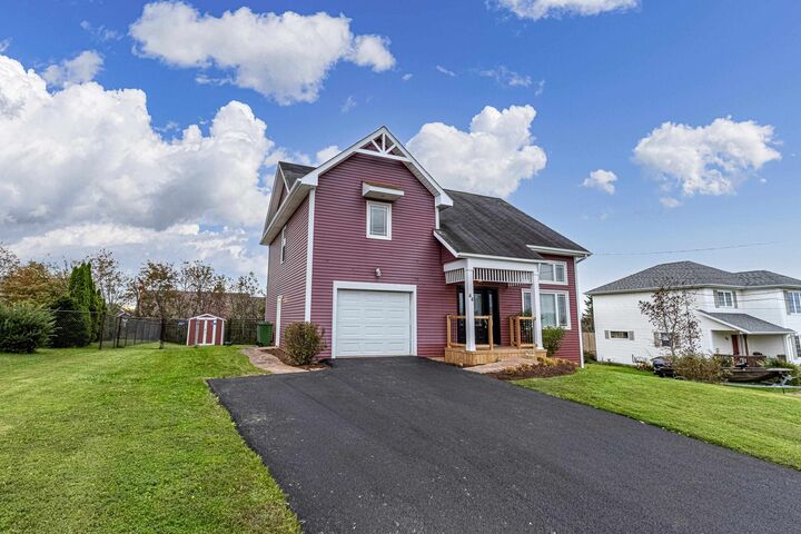 Property Photo:  44 Parent Street  PE C1C 1R2 