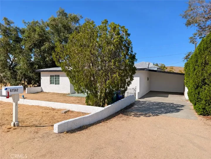 Property Photo:  61562 El Reposo  CA 92252 