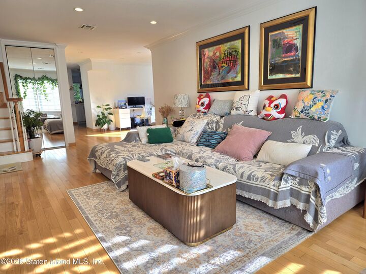 Property Photo:  1325 Rockland Avenue  NY 10314 