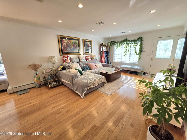 Property Photo:  1325 Rockland Avenue  NY 10314 