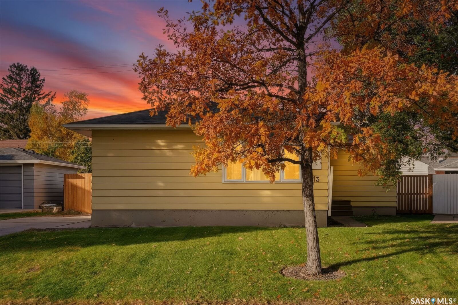 Property Photo:  13 Stewart Avenue  SK S7L 3S5 