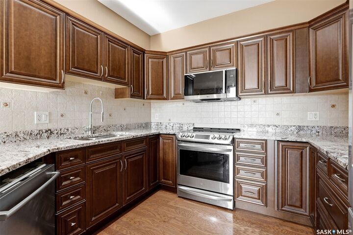 Property Photo:  1901 Victoria Avenue 1006  SK S4P 3R4 