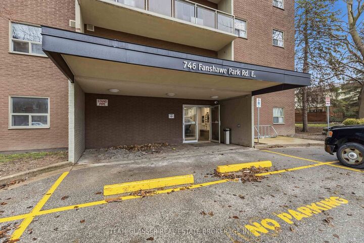 Property Photo:  746 Fanshawe Park Road E 211  ON N5X 2M5 