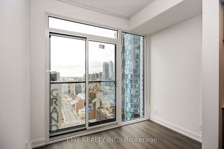 Property Photo:  181 Dundas Street E 2508  ON M5A 0N5 