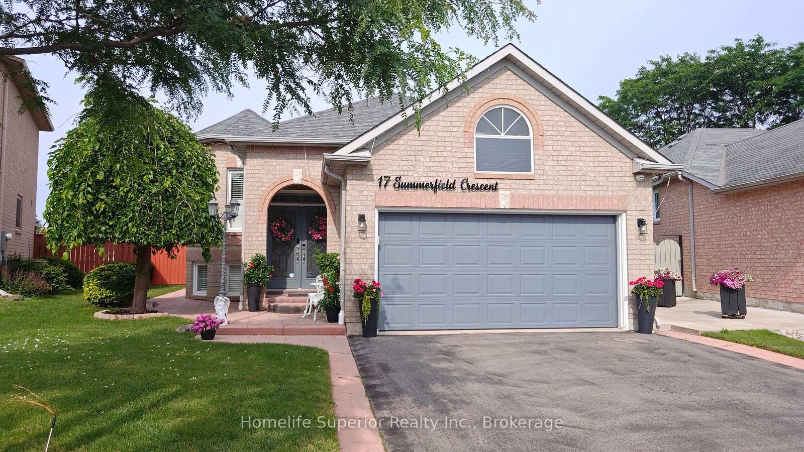 Property Photo:  17 Summerfield Crescent  ON L6X 4K4 