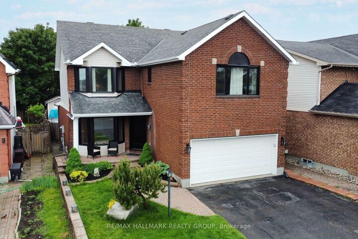 Property Photo:  8 Masonbrook Street  ON K2J 4C4 