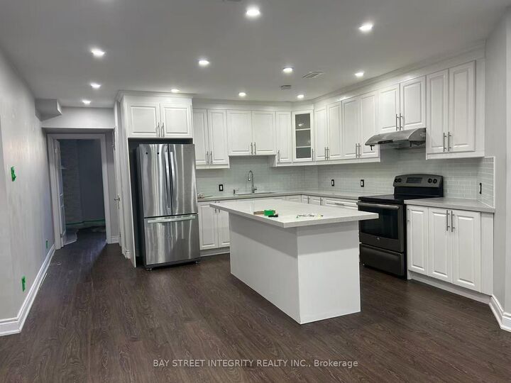 Property Photo:  661 Wellington Street W 661B  ON L4G 6J7 