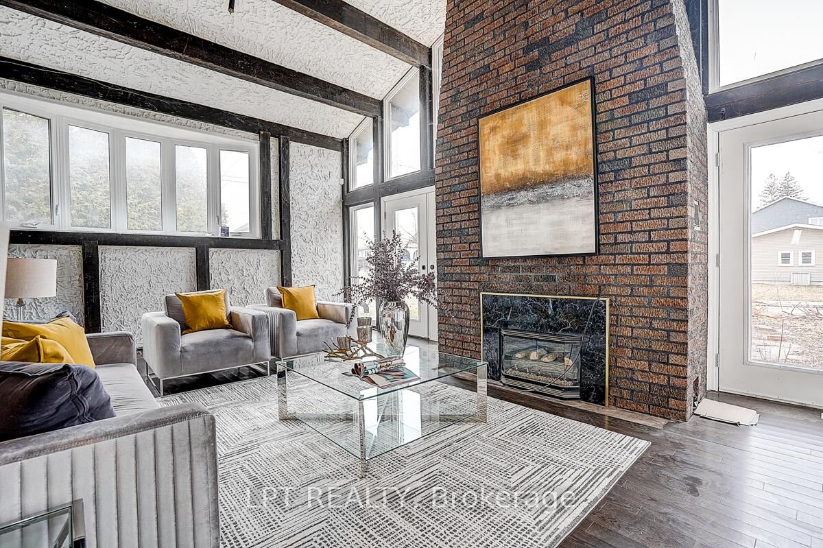 Property Photo: 194 South Channel Drive ON L4P 2N3