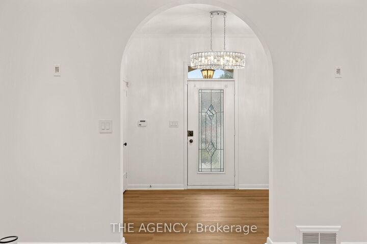 Property Photo:  6 Gerald Street  ON M2L 2M5 