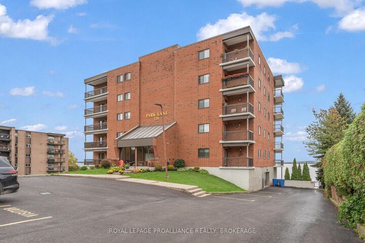 Property Photo:  235 South Street S 101  ON K7G 1A4 