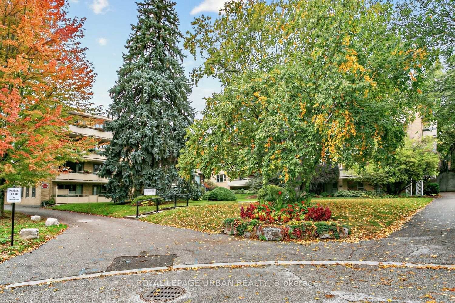 Property Photo:  8 Corinth Gardens 17  ON M4P 2N5 