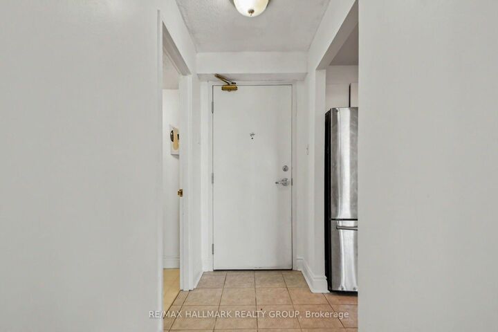 Property Photo:  1440 Heron Road 309  ON K1V 0X2 