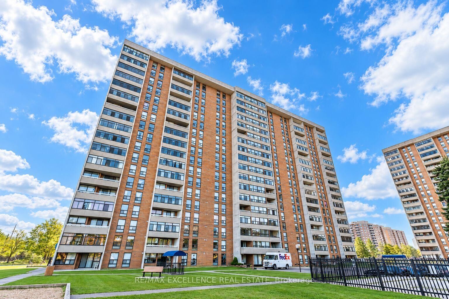 Property Photo:  25 Kensington Road 505  ON L6T 3W8 