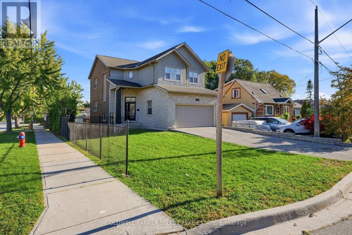 Property Photo: 854 Sixth Street ON L5E 1N4