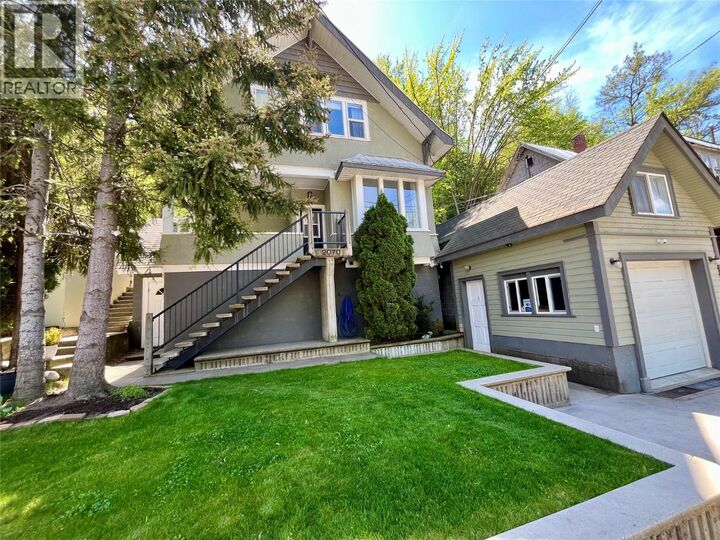 Property Photo:  2070 Riverside Avenue  BC V1R 3Z4 
