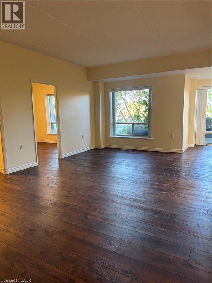 Property Photo:  405 Erb Street West 102  ON N2L 1W7 