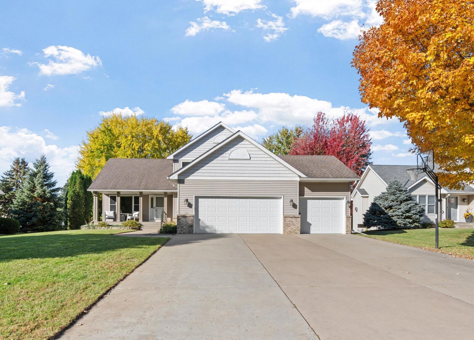 Property Photo:  5961 Norway Pine Court  MN 55110 