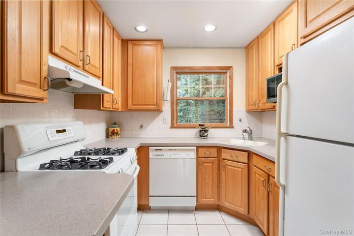 Property Photo:  11 Longford Street  NY 11743 