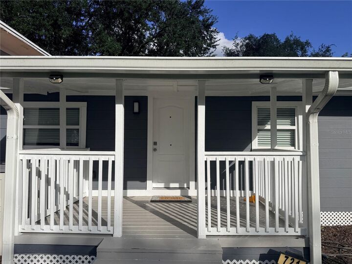 Property Photo:  721 Foster Avenue  FL 34787 