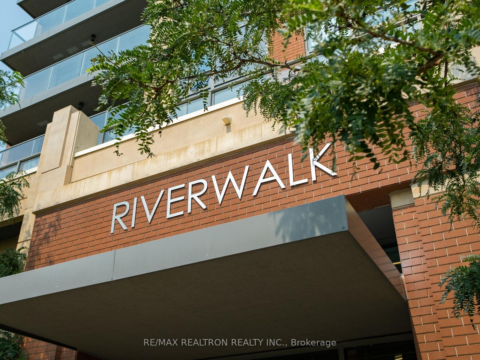 Property Photo:  18 Uptown Drive Rg1  ON L3R 5M5 