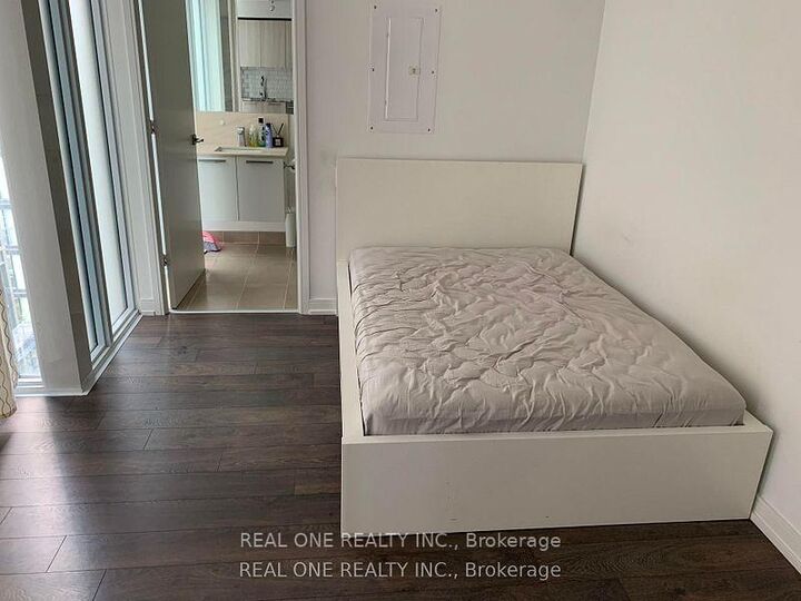 Property Photo:  28 Wellesley Street E 1901  ON M4Y 0C4 