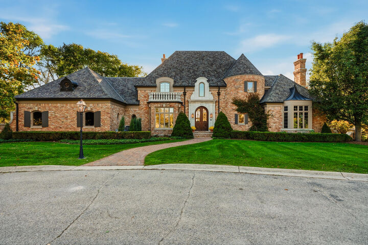 Property Photo:  N76w36211 Saddlebrook Ln  WI 53066 