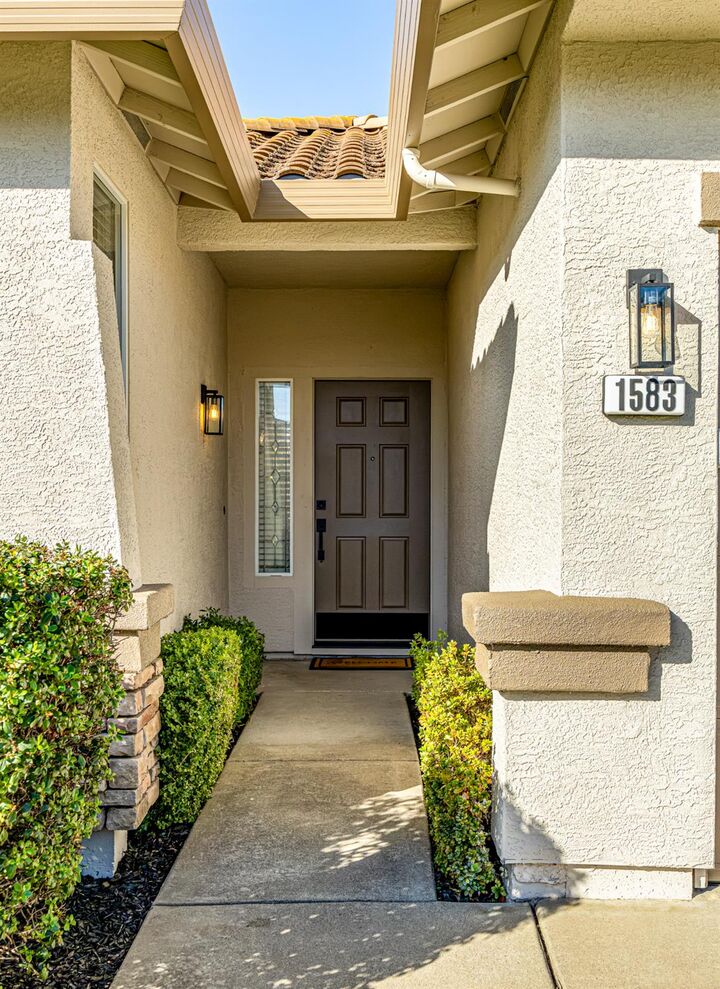 Property Photo:  1583 Cushendall Drive  CA 95747 