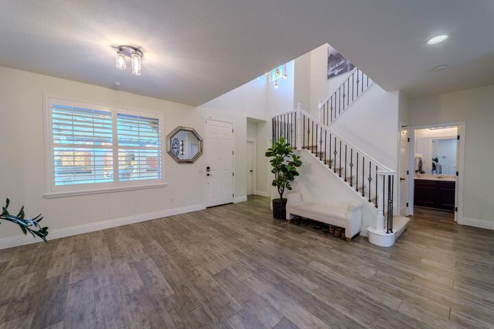 Property Photo:  5623 Mallardview Way  CA 95757 
