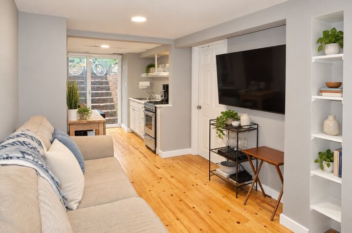 Property Photo:  602 E 7th St 1  MA 02127 