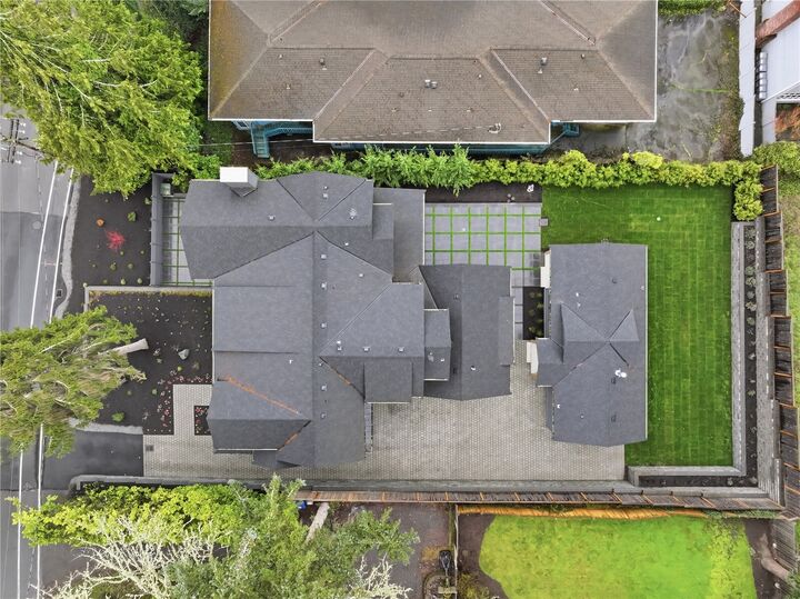 Property Photo:  10710 SE 16th Street  WA 98004 