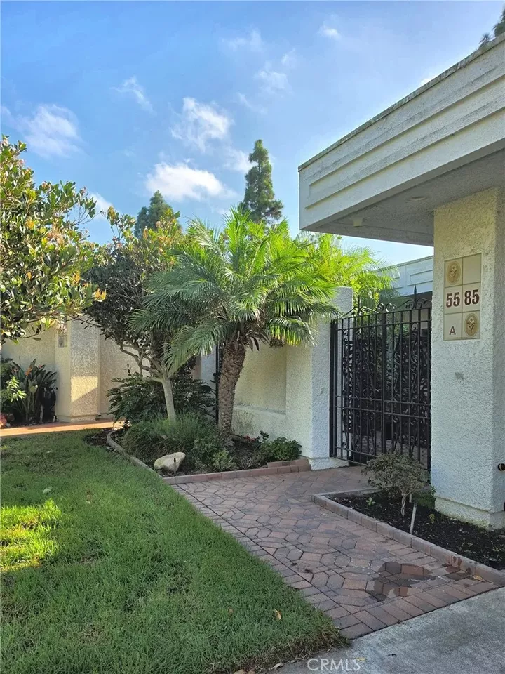Property Photo:  5585 Via Dicha #A  CA 92637 
