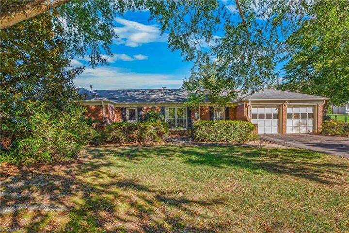 Property Photo: 611 Burkeridge Court NC 27104