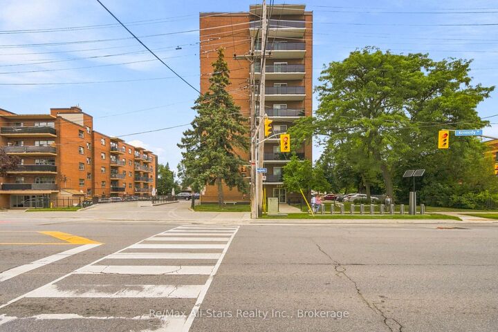 Property Photo:  855 Kennedy Road 806  ON M1K 2E3 