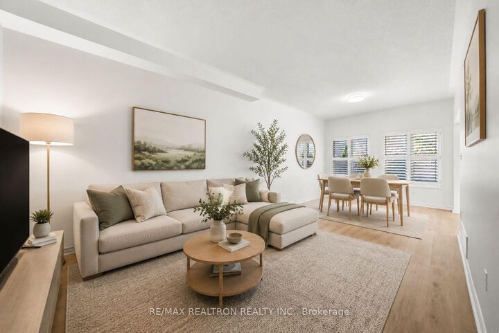 Property Photo:  208 Penndutch Circle  ON L4A 0N9 