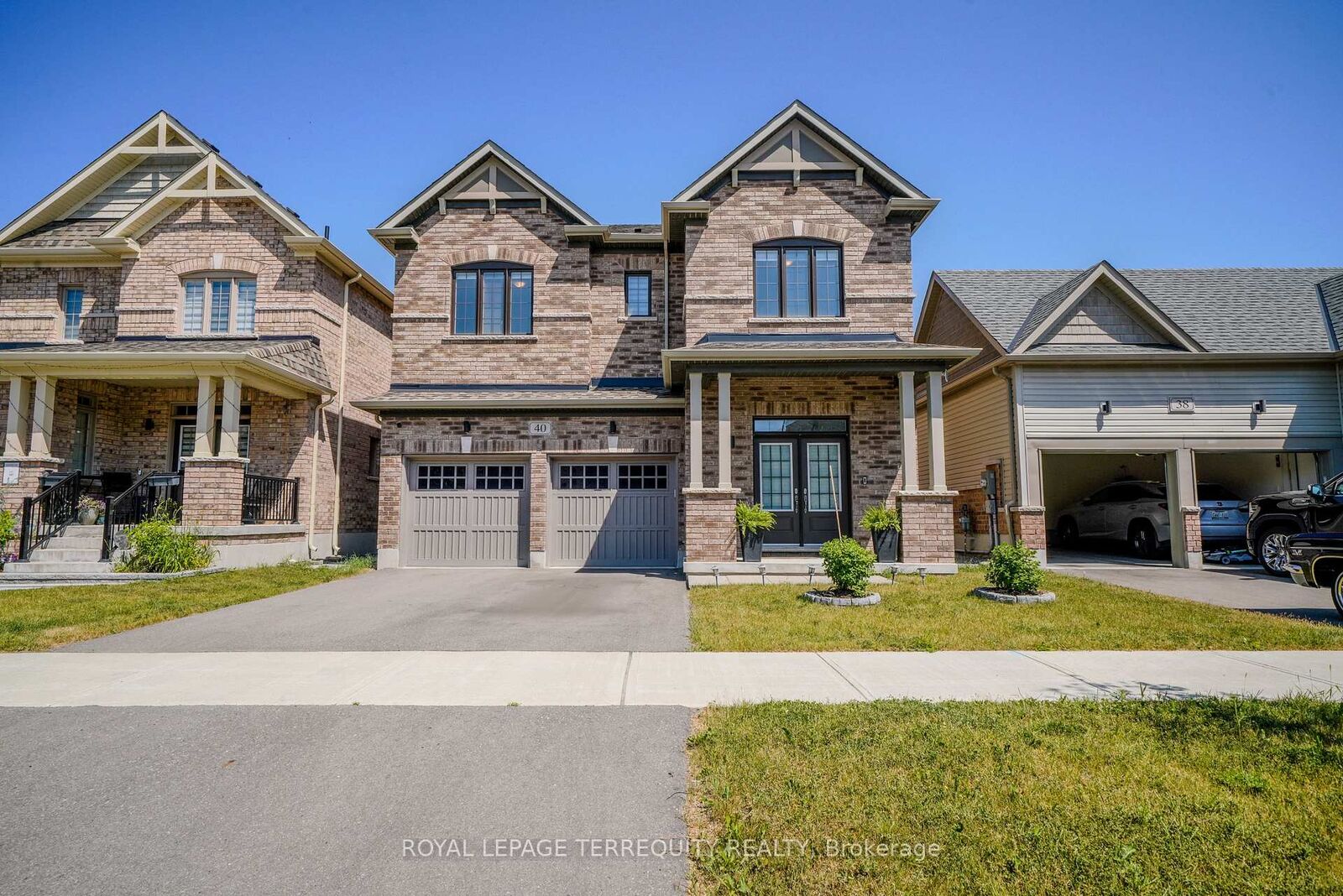 Property Photo:  40 Pietrowski Drive  ON L4P 0K2 