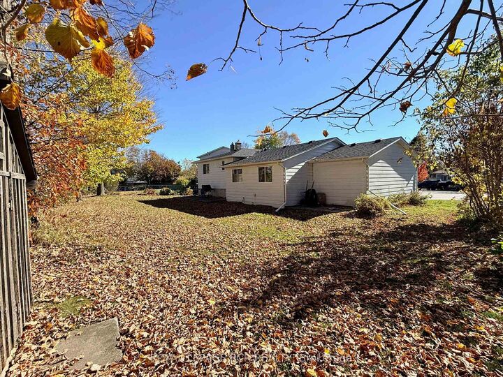 Property Photo: 466 Sandhill Court ON L9V 3A1