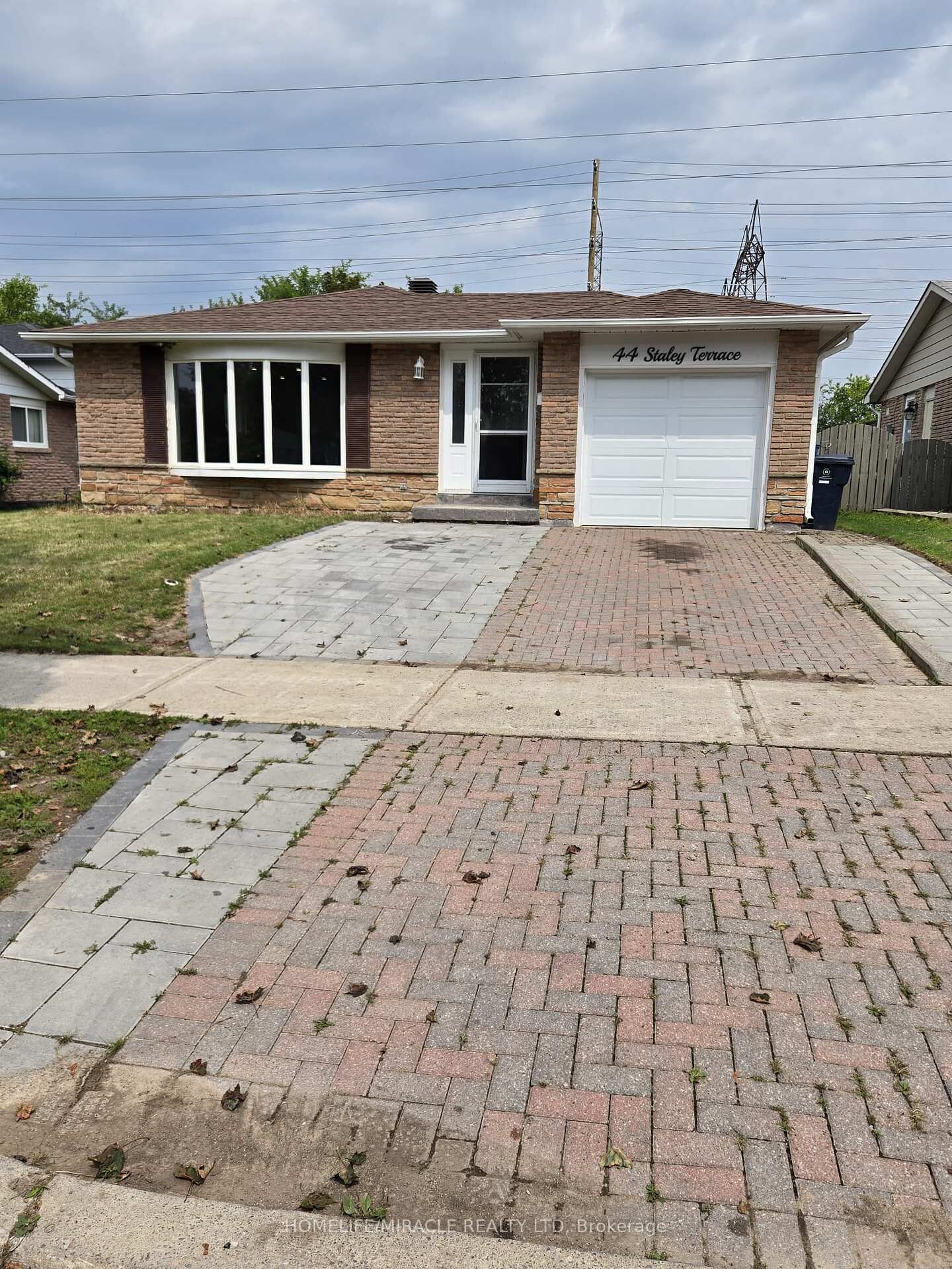 Property Photo:  44 Staley Terrace Main  ON M1W 2E7 