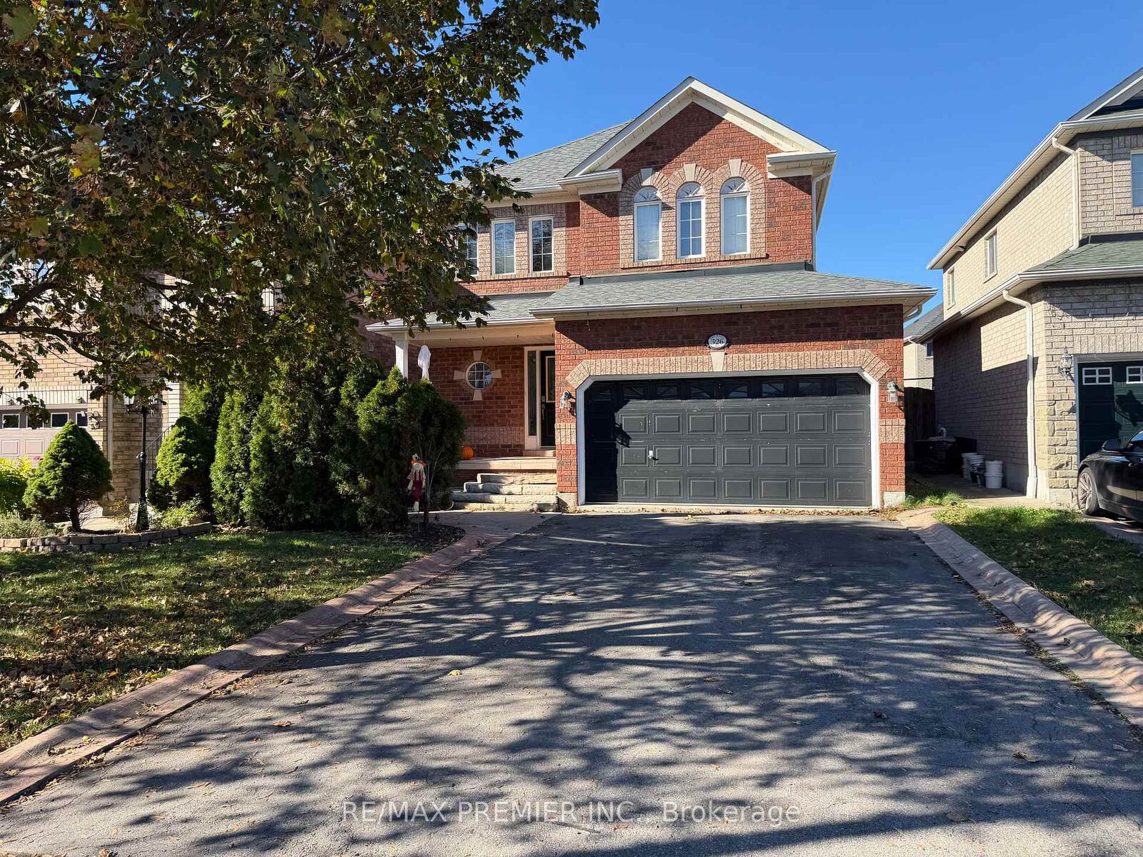Property Photo:  326 John Deisman Boulevard  ON L6A 3H2 