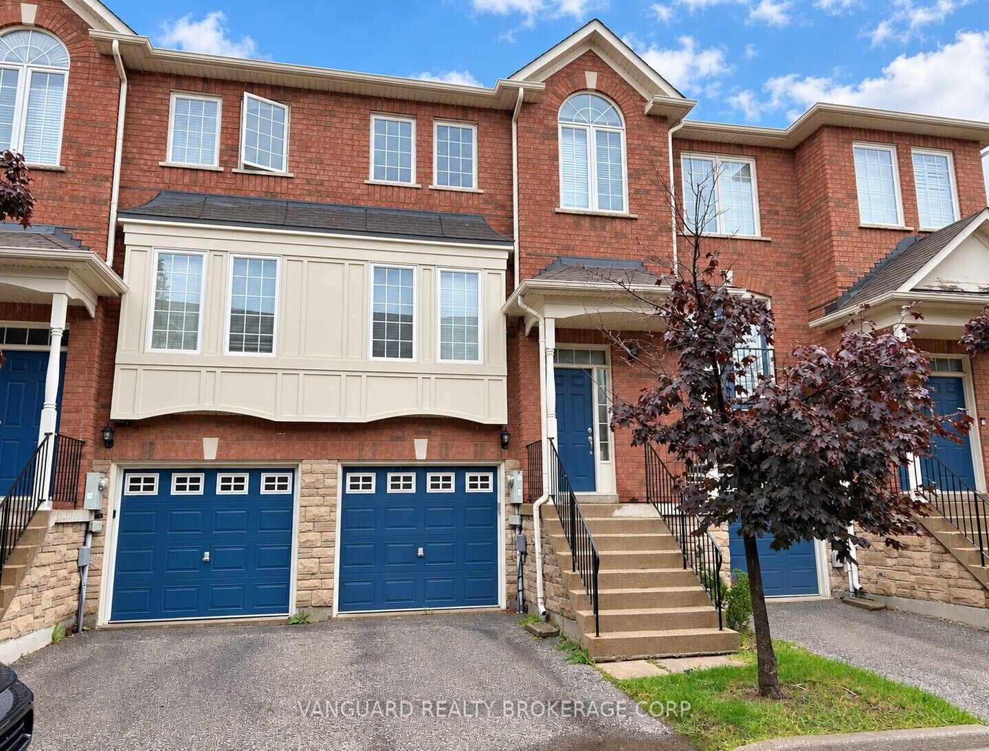 Property Photo:  19 Foxchase Avenue 58  ON L4L 9N1 