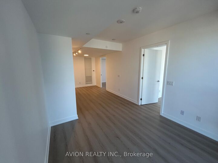 Property Photo:  100 Queen Street E 2215  ON M5C 0B5 
