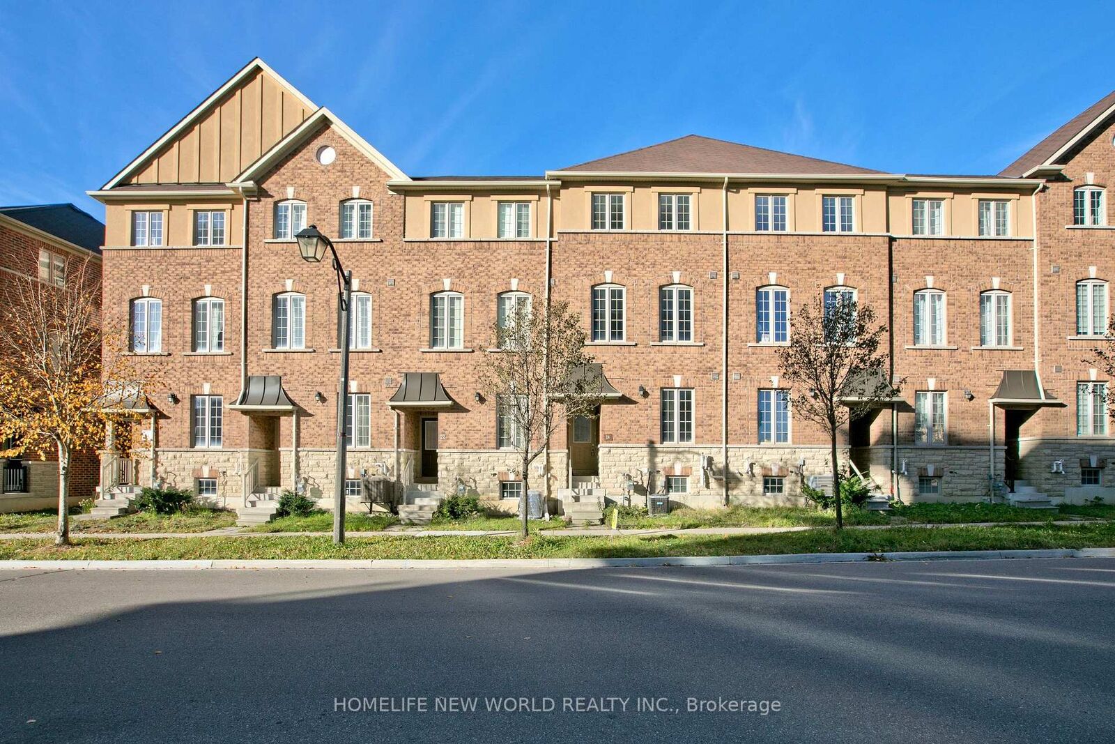 Property Photo:  24 Orca Drive  ON L6E 0R6 
