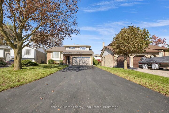 Property Photo:  830 Saint Anne Court  ON L1J 7N1 