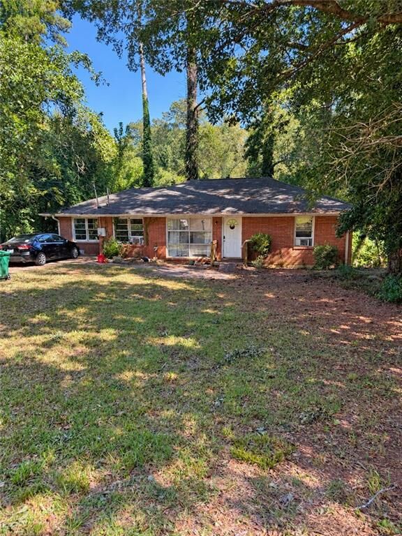 Property Photo: 2118 Mark Trail GA 30032