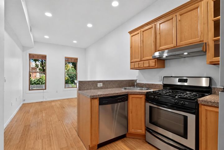 Property Photo:  209 Webster Ave 1L  NJ 07307 