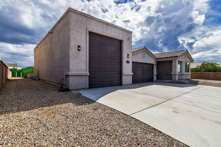 Property Photo:  1640 Palomino Ln  AZ 86406 